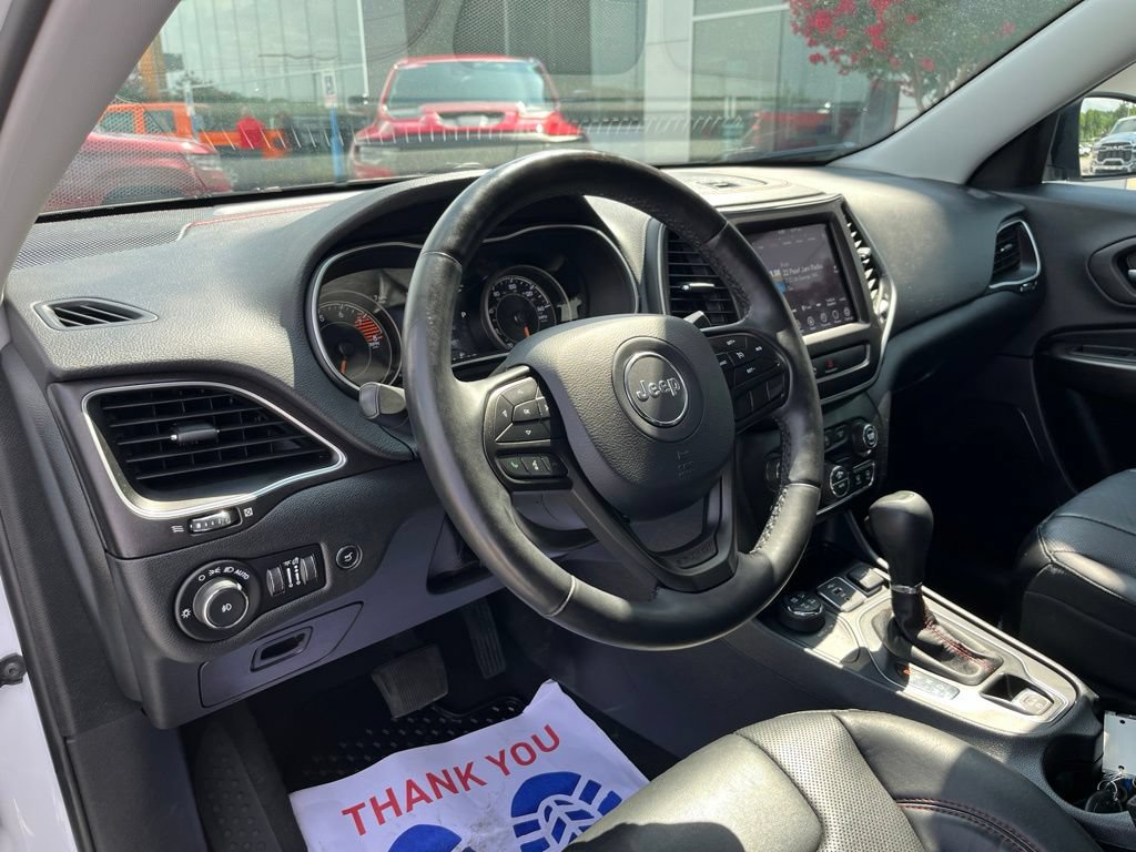 Used 2019 Jeep Cherokee Trailhawk AWD/4WD image 7