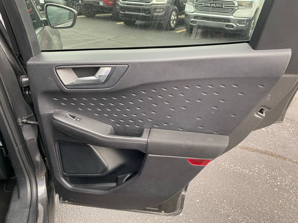 Used 2020 Ford Escape SE FWD image 9