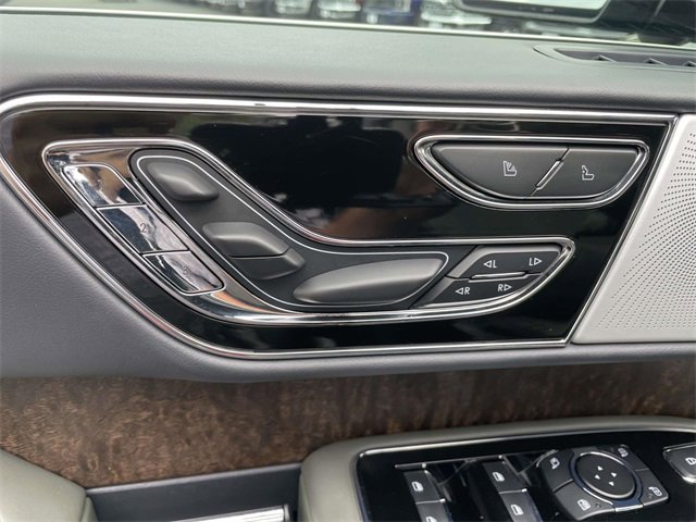 Used 2024 Lincoln Navigator L Black Label image 11