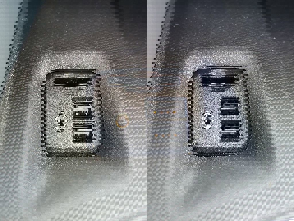 Used 2021 Buick Enclave Essence image 29