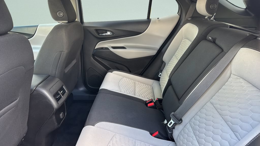 Used 2018 Chevrolet Equinox LT FWD image 25