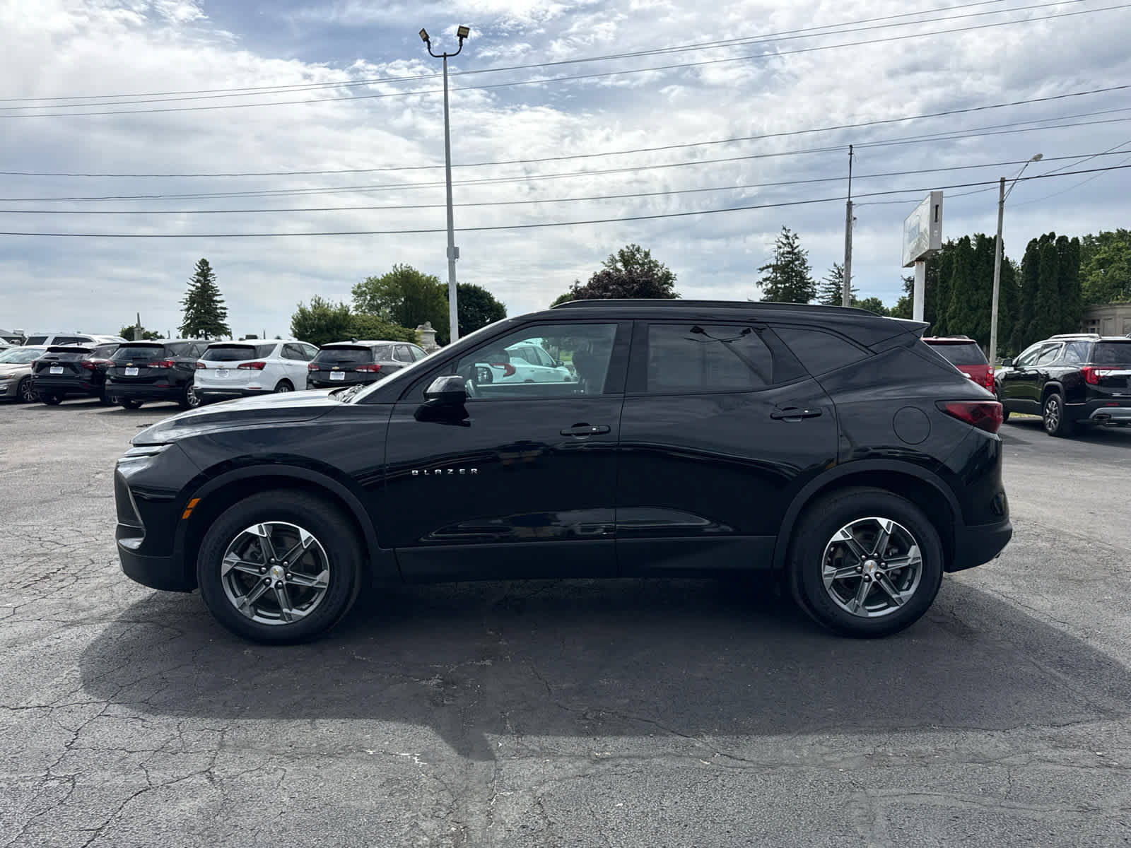 Certified 2024 Chevrolet Blazer LT w/ Convenience Package FWD image 2