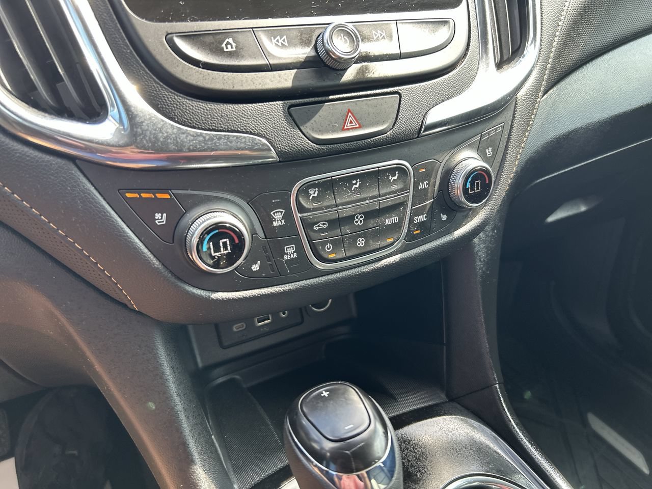 Used 2020 Chevrolet Equinox Premier AWD/4WD image 29