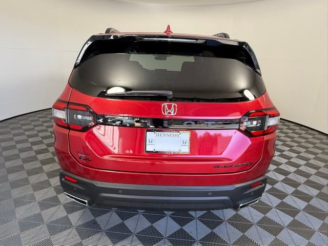 Used 2025 Honda Pilot Black Edition image 5