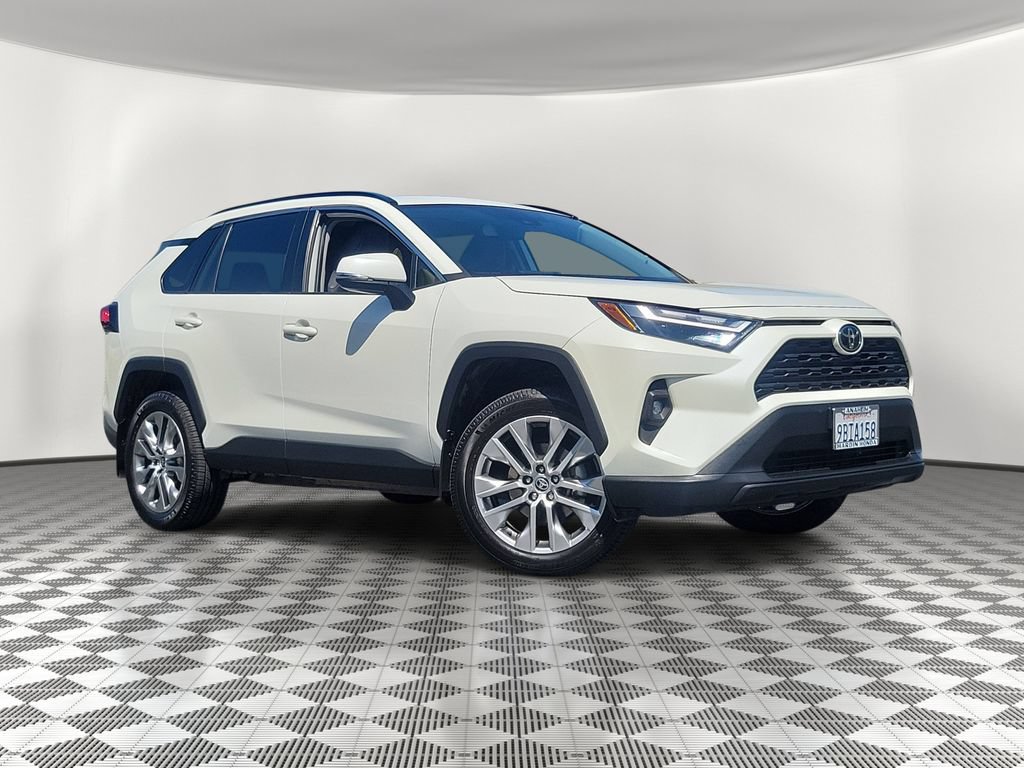 Used 2022 Toyota RAV4 XLE Premium FWD image 2