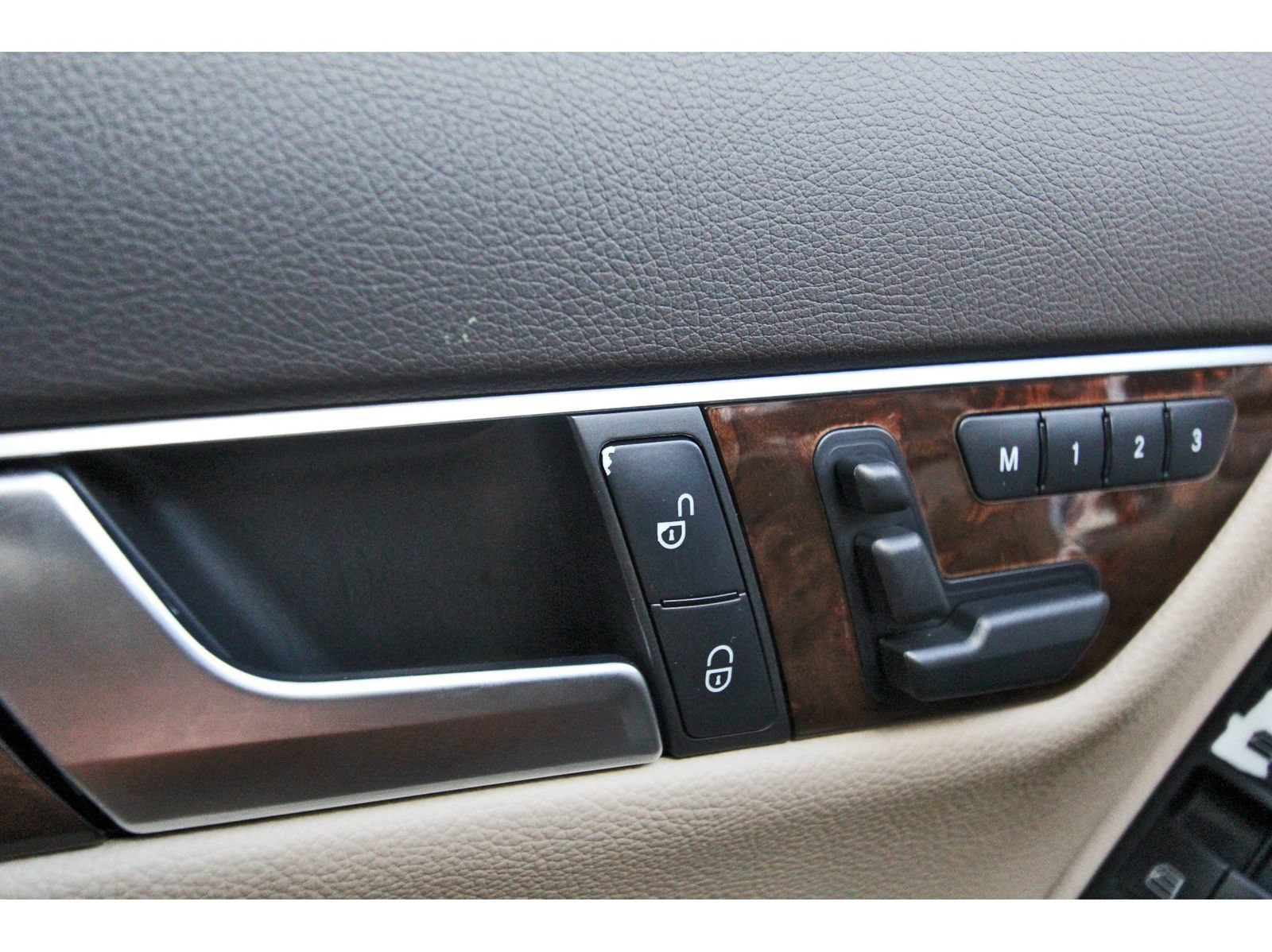 Used 2013 Mercedes-Benz C 250 Sedan image 22
