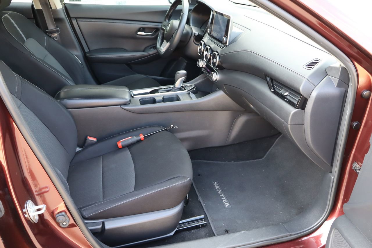 Used 2020 Nissan Sentra SV w/ Electronics Package FWD image 16