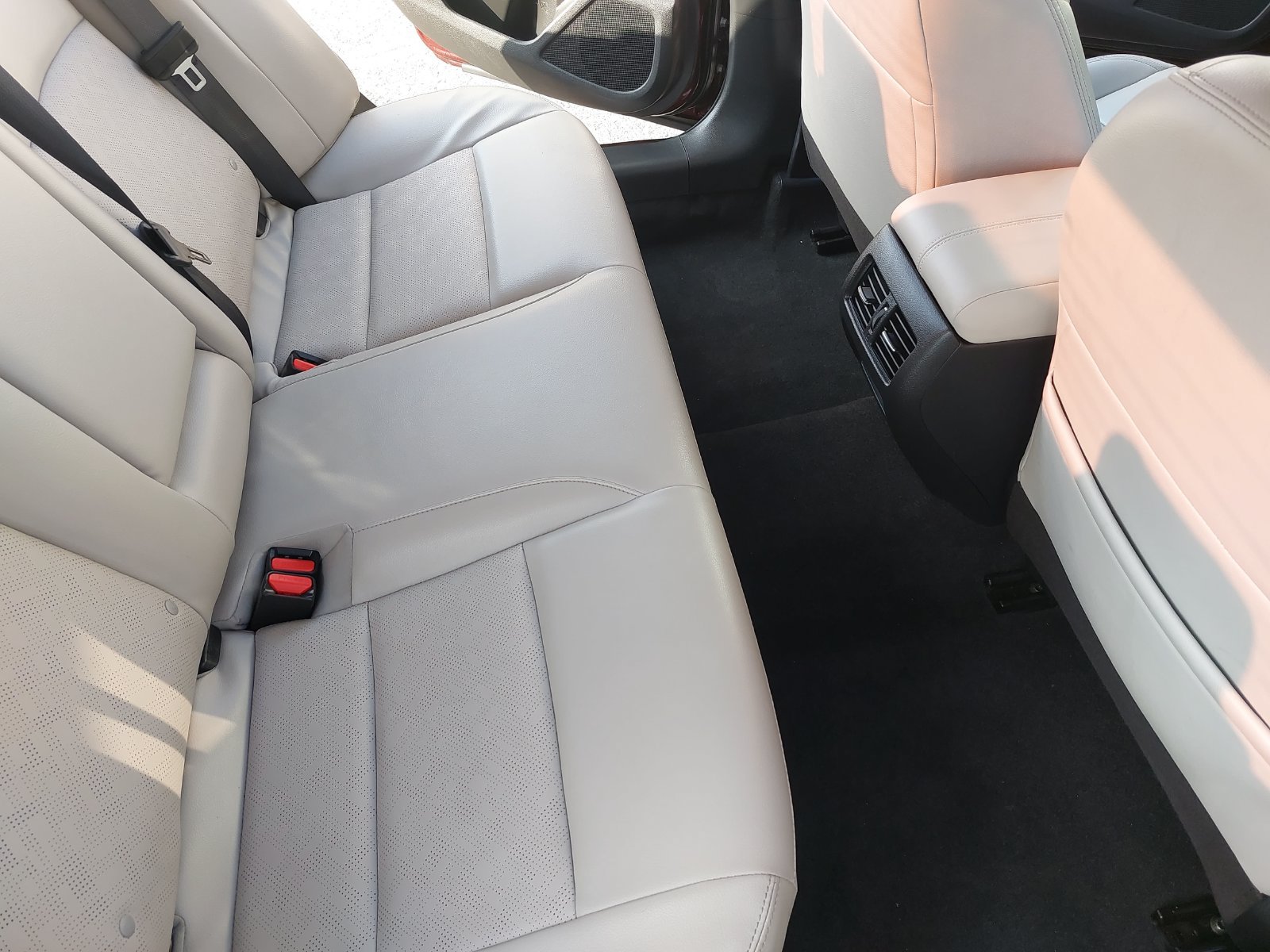 Used 2024 Nissan Altima 2.5 SL FWD image 11