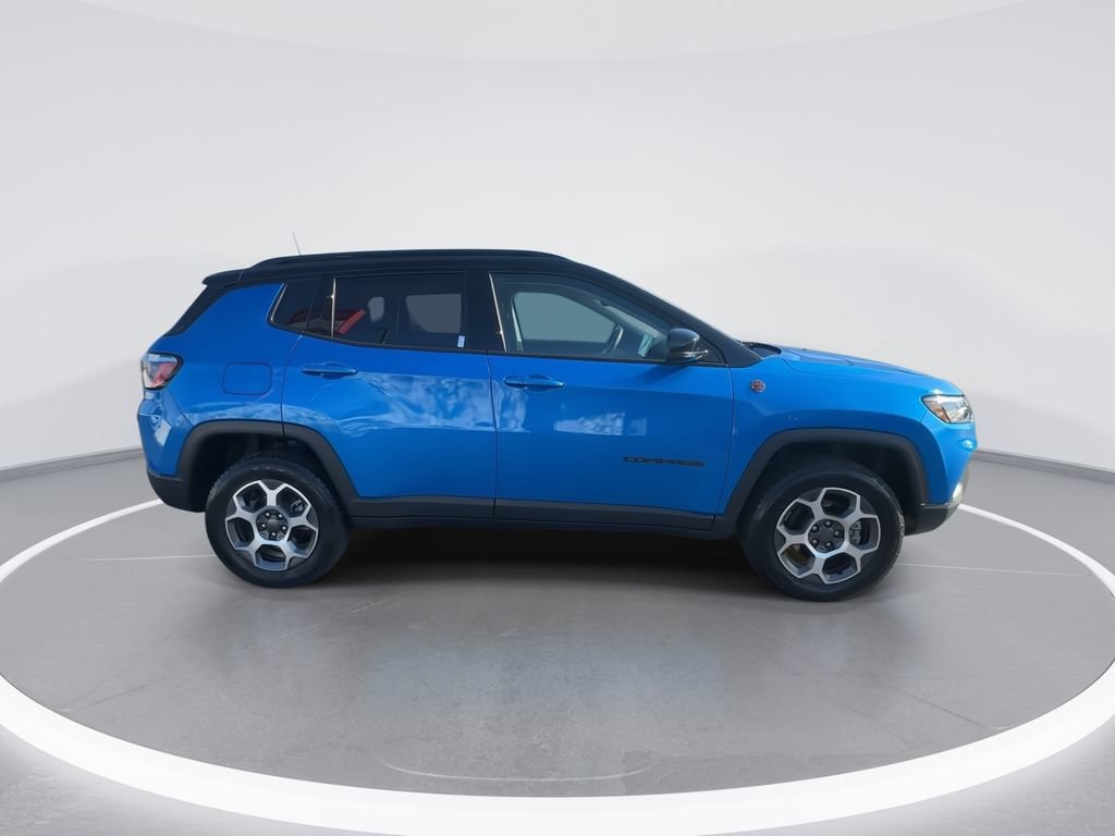 Used 2022 Jeep Compass Trailhawk w/ Trailhawk Convenience Group AWD/4WD image 9