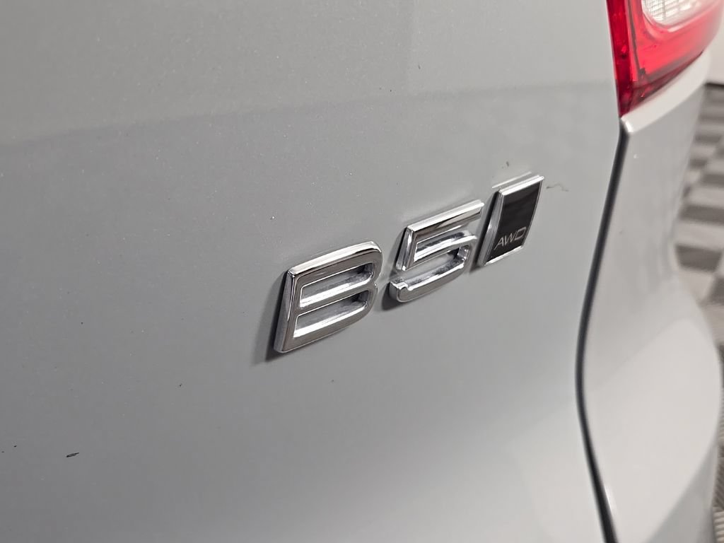 Certified 2026 Volvo XC40 B5 Plus AWD/4WD image 14