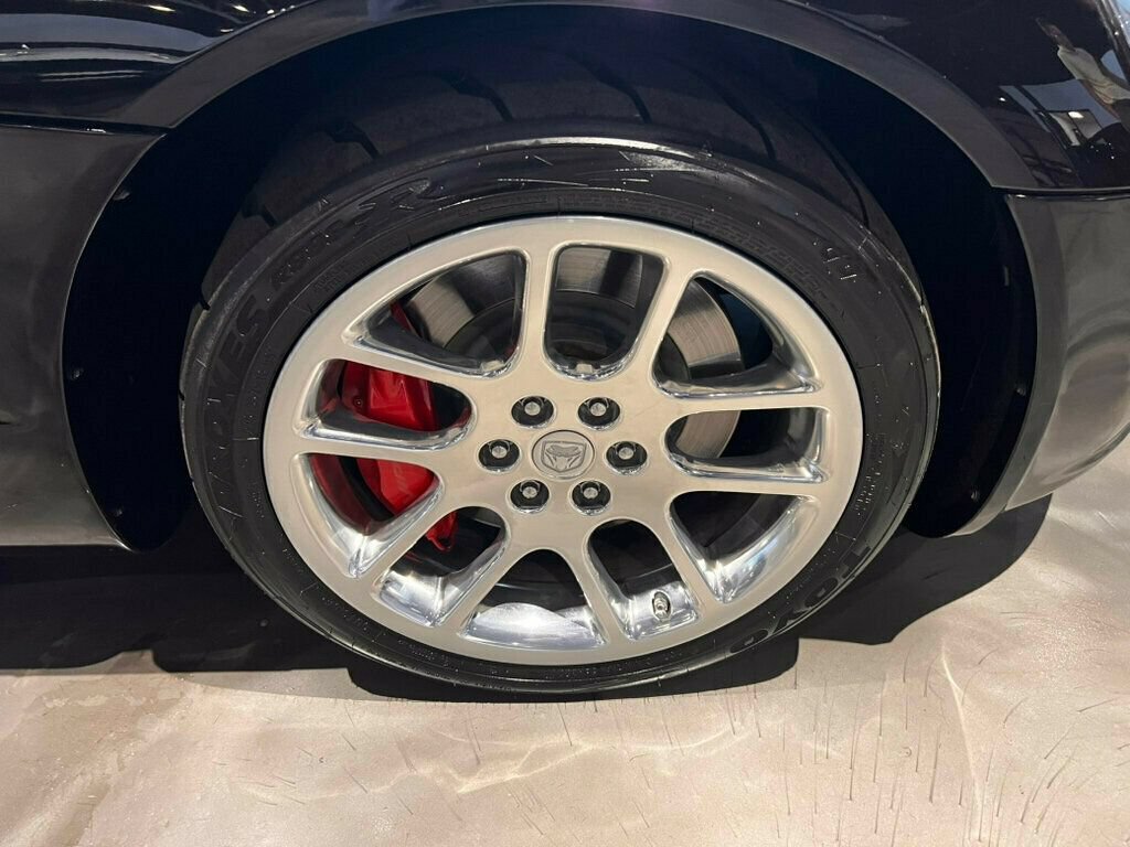 Used 2004 Dodge Viper SRT-10 RWD image 18