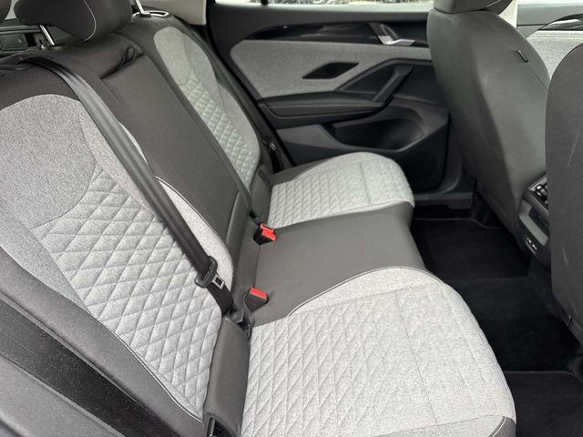 Used 2025 Volkswagen Tiguan S image 23