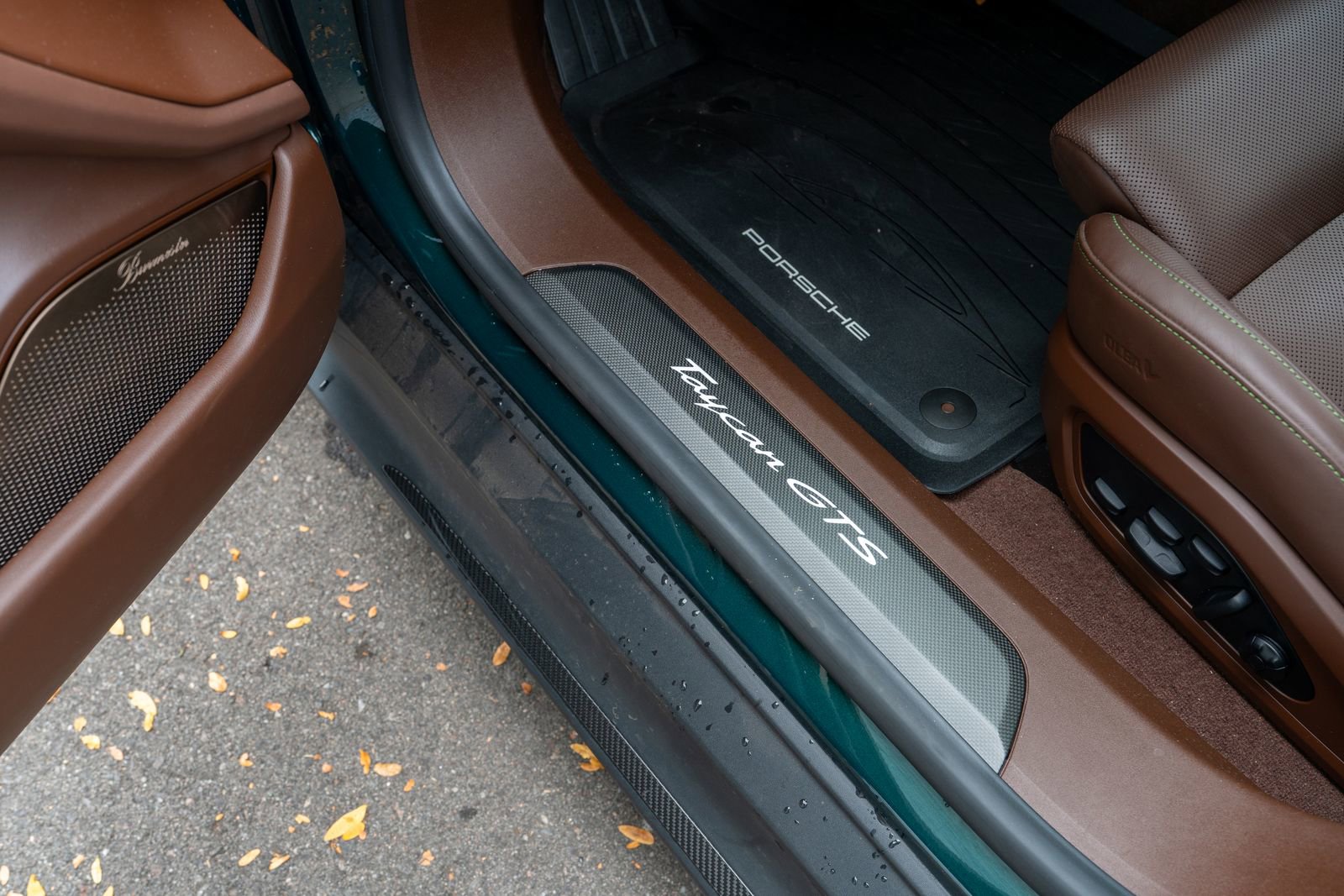 Used 2024 Porsche Taycan GTS image 24