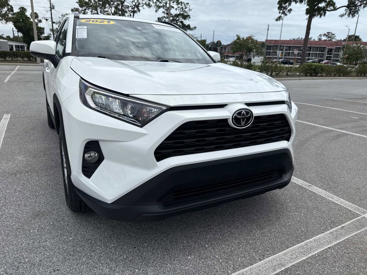Used 2021 Toyota RAV4 XLE FWD image 7