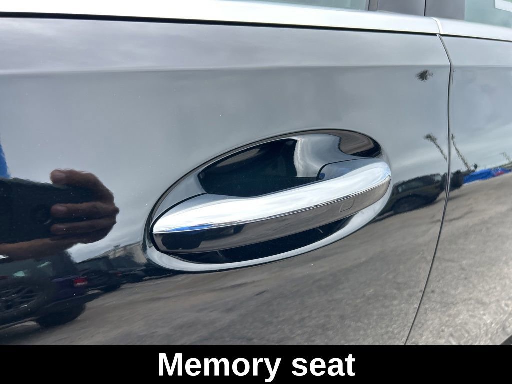 Used 2025 Mercedes-Benz C 300 Sedan image 20