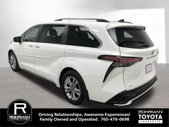 Used 2023 Toyota Sienna XSE w/ XSE Plus Package AWD/4WD image 5