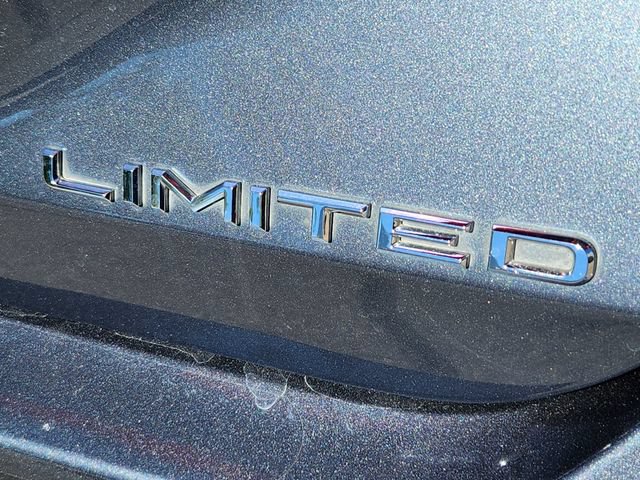 Used 2022 Toyota Avalon Limited w/ Advanced Safety Package FWD image 11