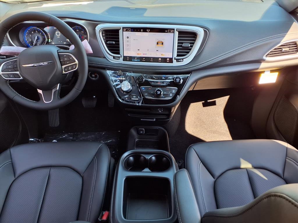 New 2026 Chrysler Pacifica Select image 7