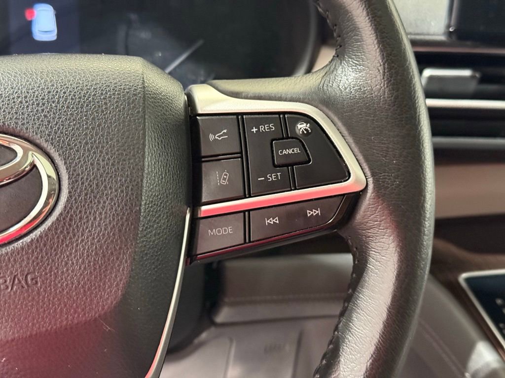 Certified 2024 Toyota Sienna XLE image 27