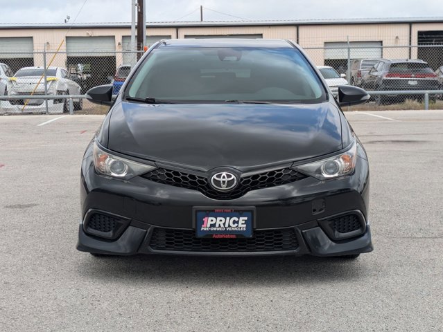 Used 2017 Toyota Corolla iM image 2