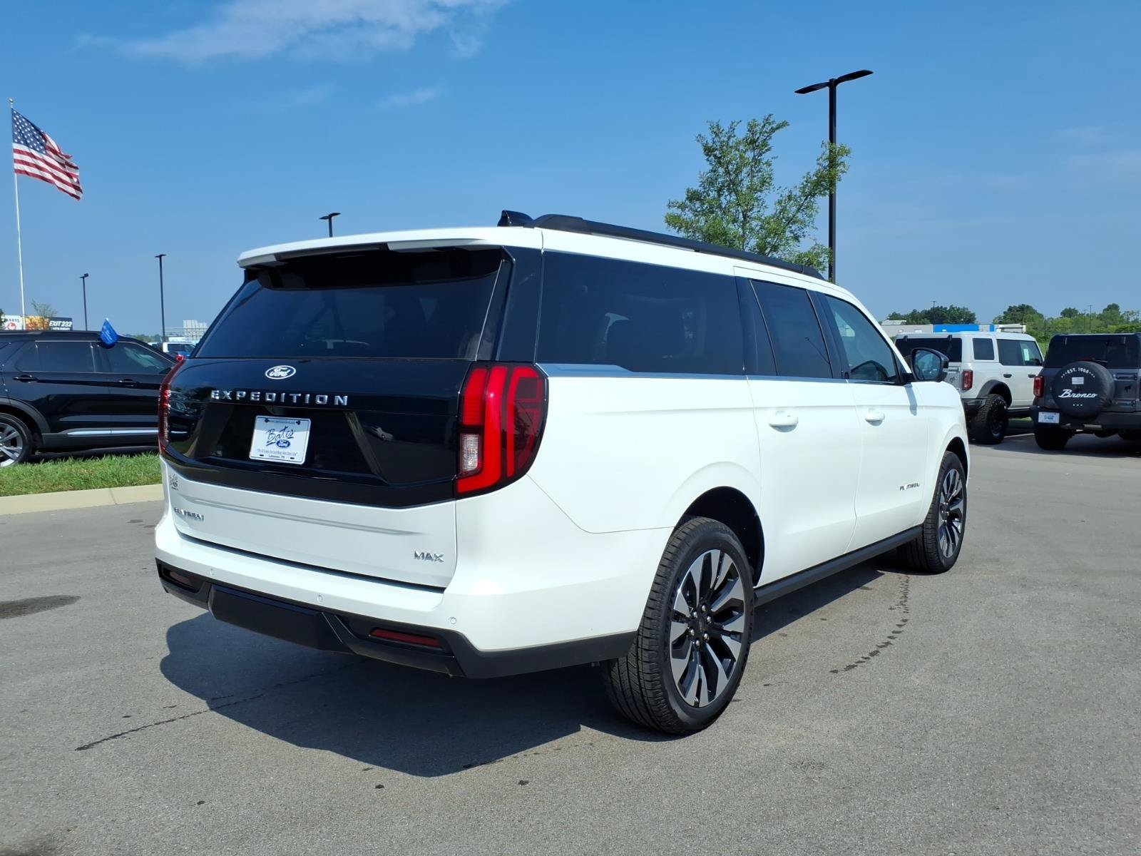 New 2027 Ford Expedition Max Platinum w/ Driver's Package AWD/4WD image 3