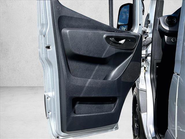 Used 2023 Mercedes-Benz Sprinter 2500 image 18
