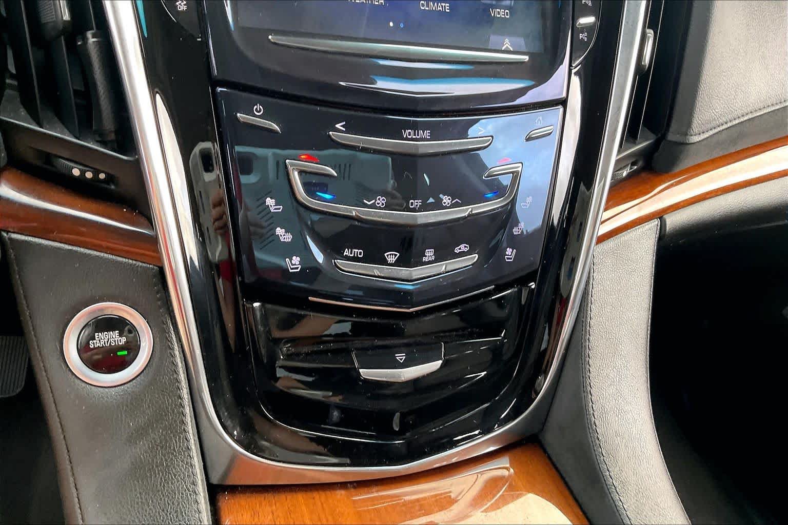 Used 2017 Cadillac Escalade Premium Luxury RWD image 31