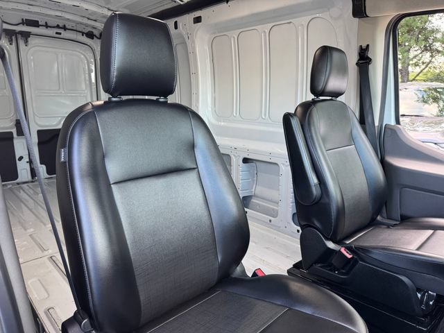 Used 2025 Ford Transit 250 148 Medium Roof RWD image 17