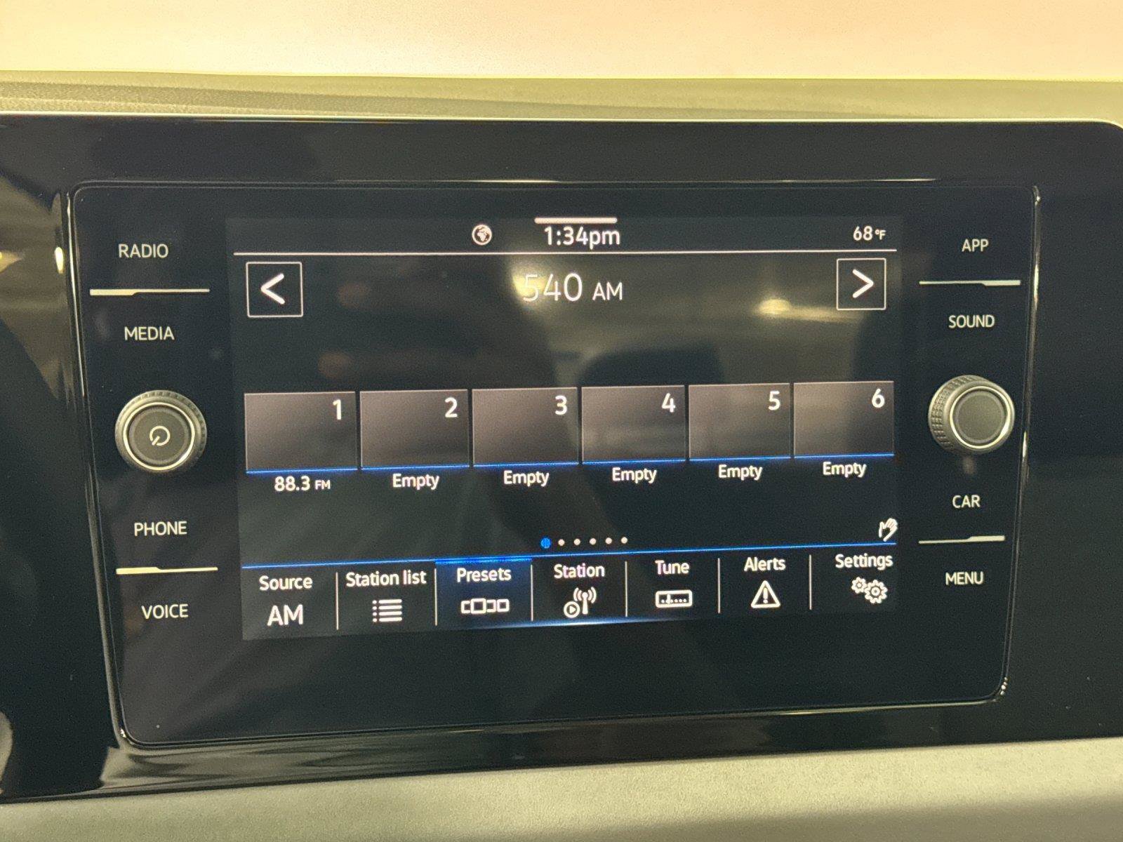 New 2027 Volkswagen Jetta SE FWD image 16