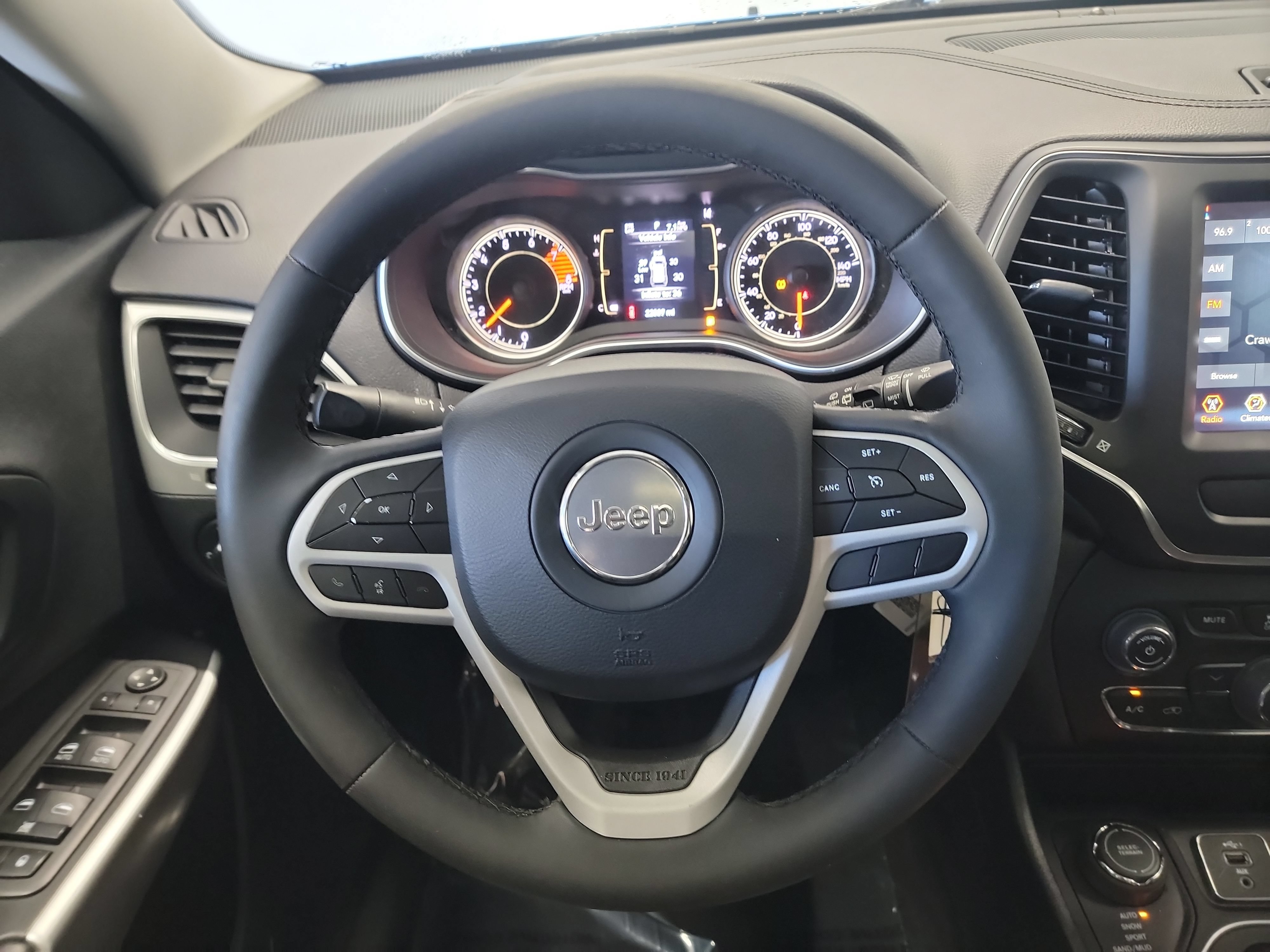 Used 2022 Jeep Cherokee Latitude w/ Sun & Sound Group AWD/4WD image 17