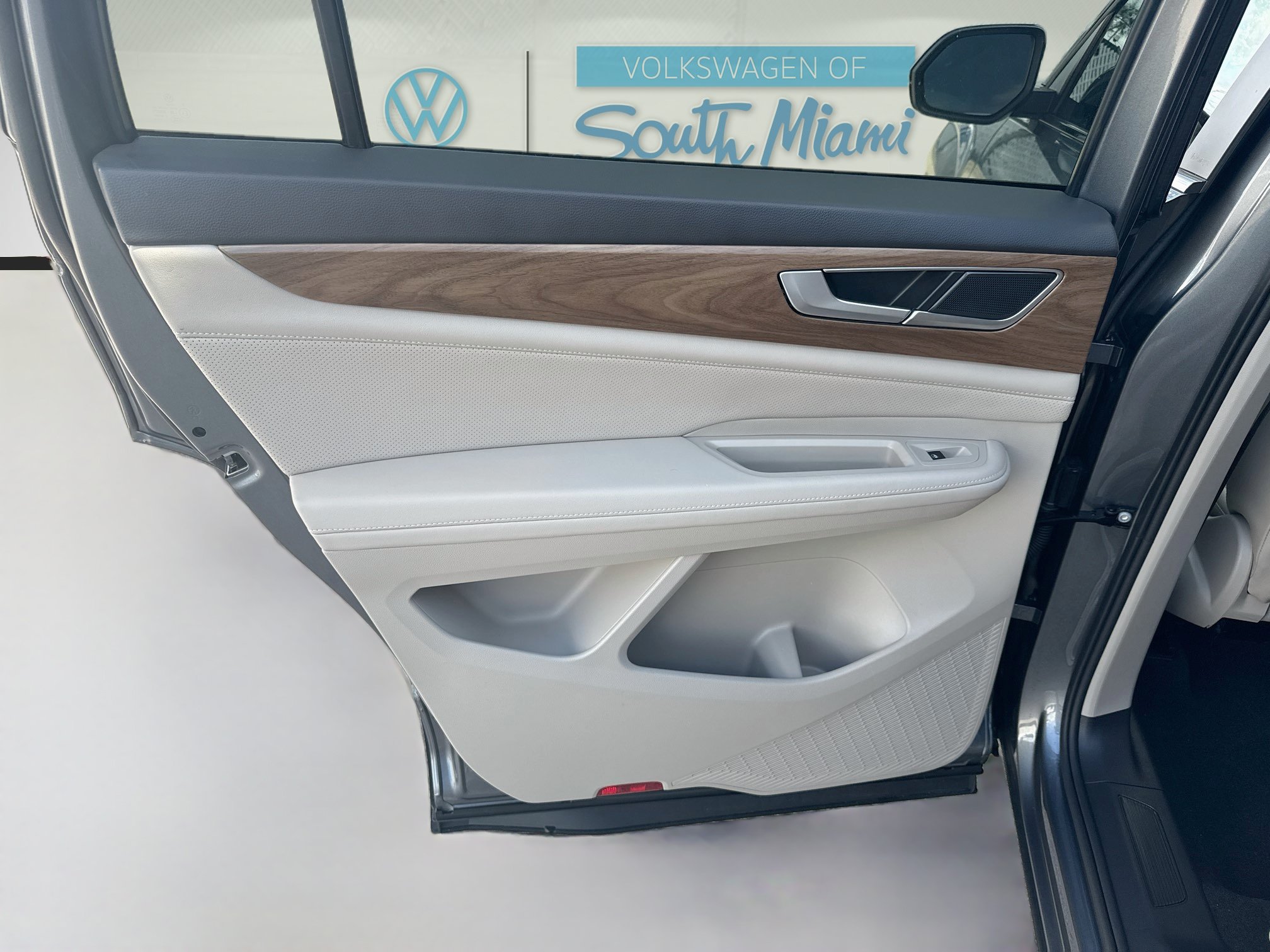 Used 2024 Volkswagen Atlas SE FWD image 25