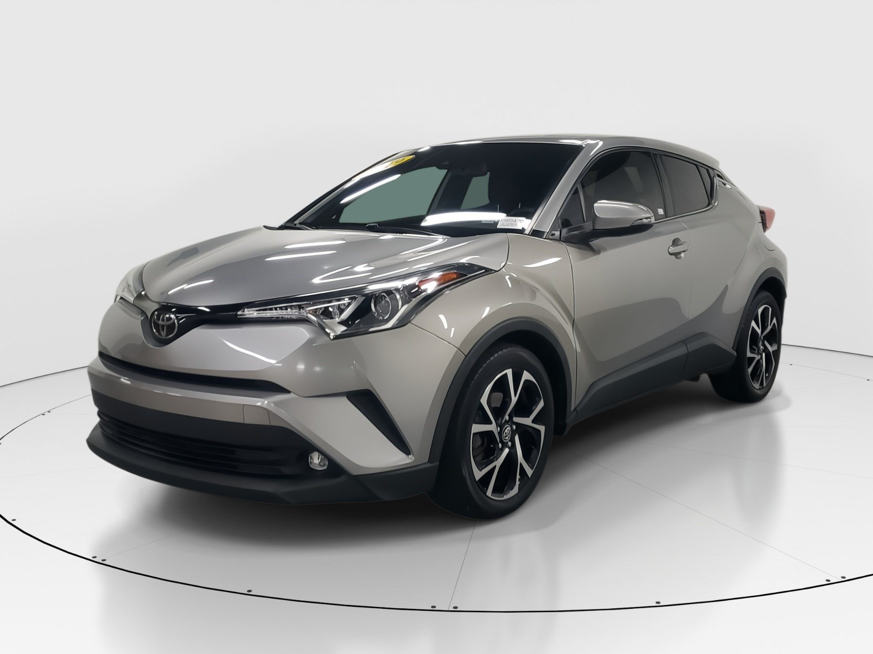 Used 2019 Toyota C-HR Limited FWD image 4