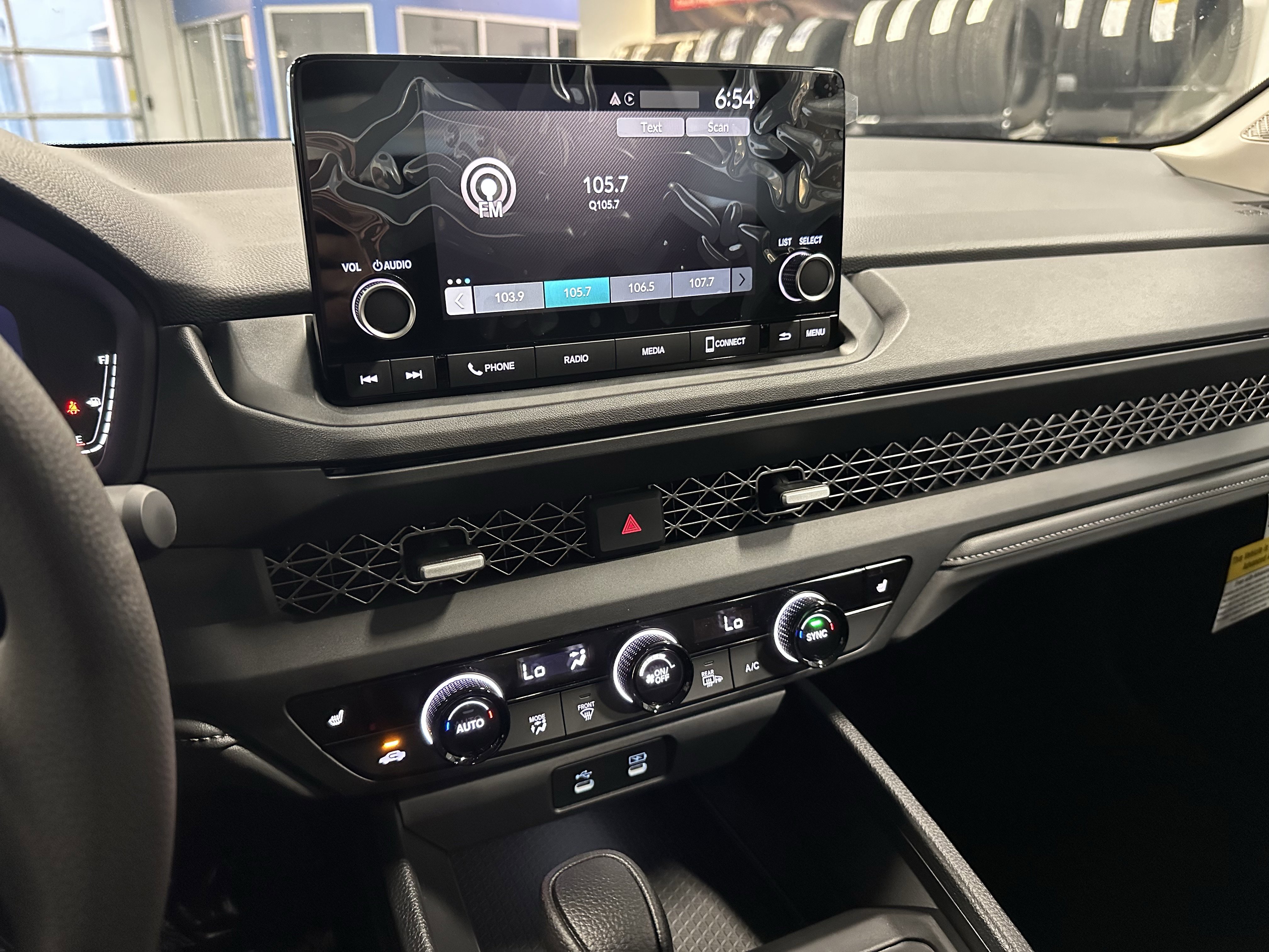 New 2025 Honda Accord SE image 11