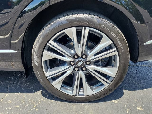 Certified 2025 Cadillac Optiq Luxury 2 AWD/4WD image 6