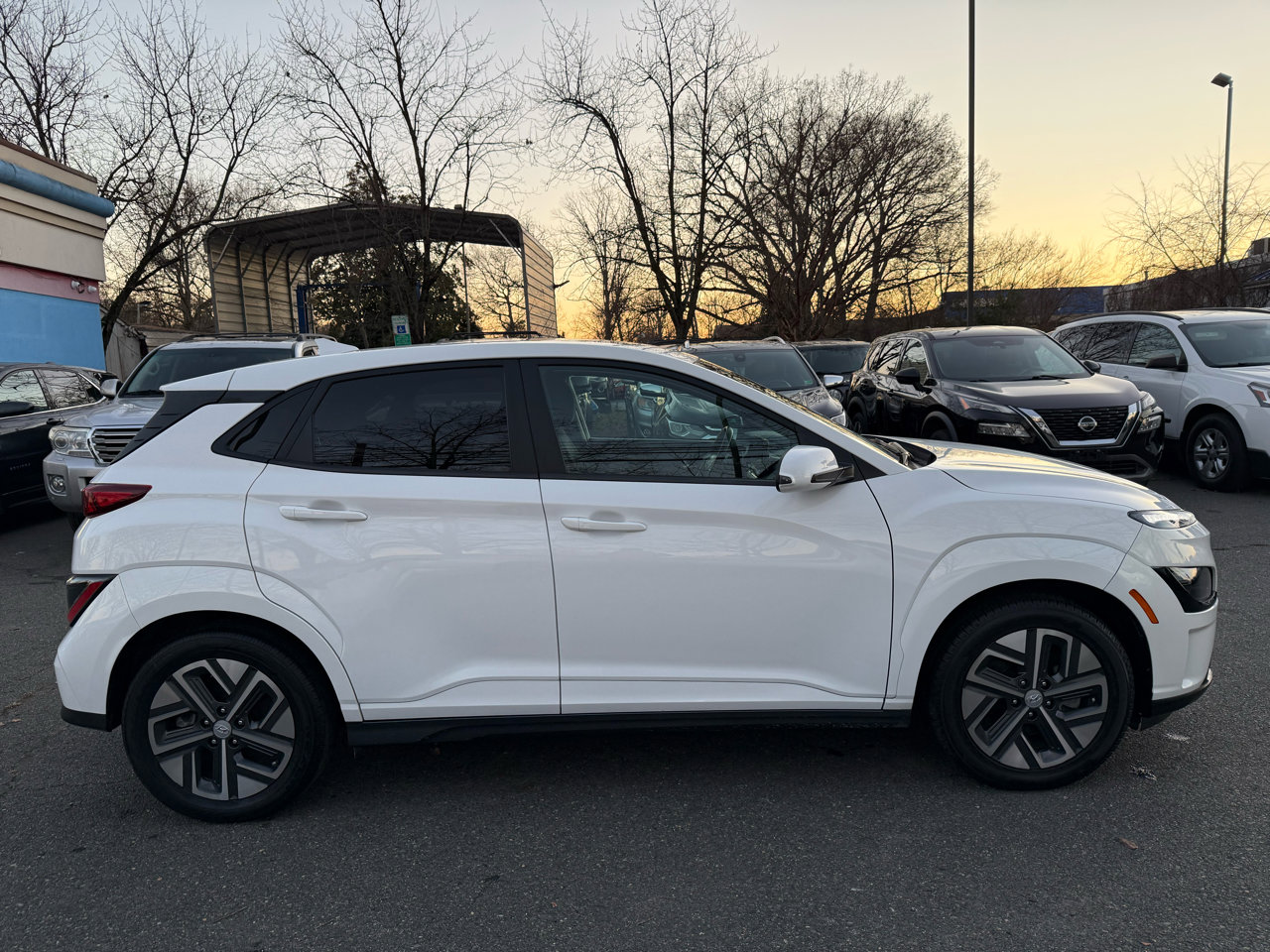 Used 2023 Hyundai Kona SEL FWD image 7