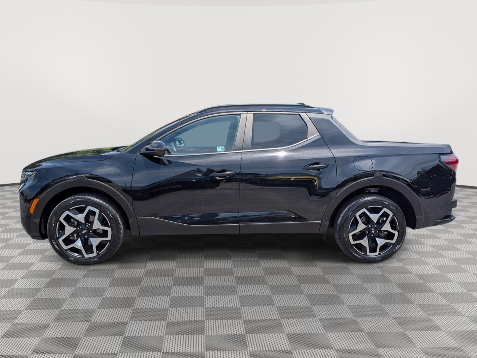 Used 2024 Hyundai Santa Cruz Limited AWD/4WD image 2