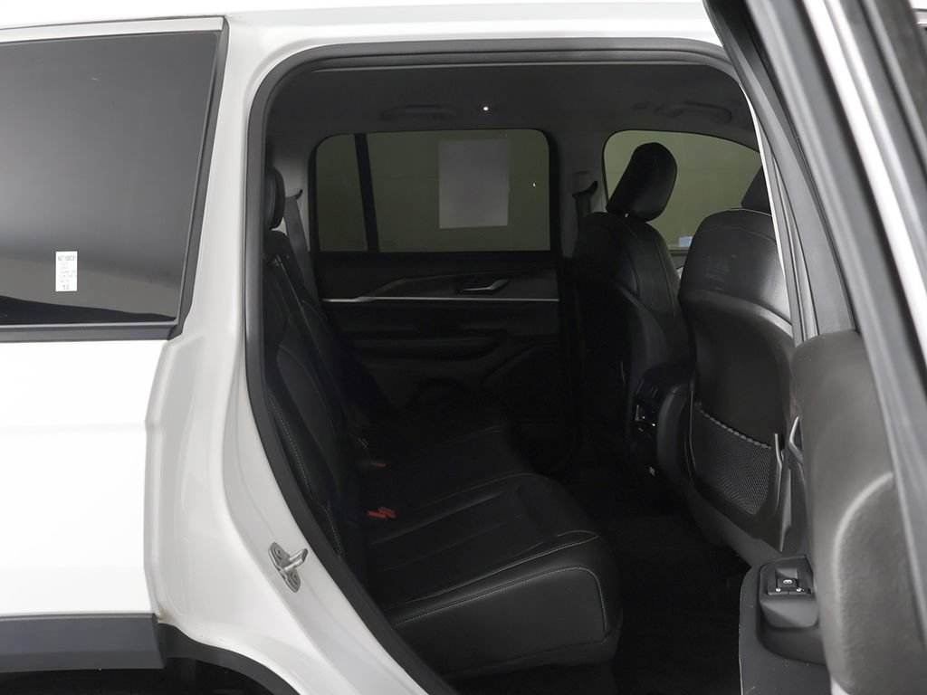 Used 2023 Jeep Grand Cherokee Limited AWD/4WD image 32