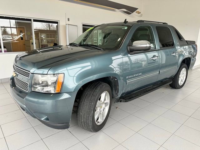 Used 2010 Chevrolet Avalanche LT image 3