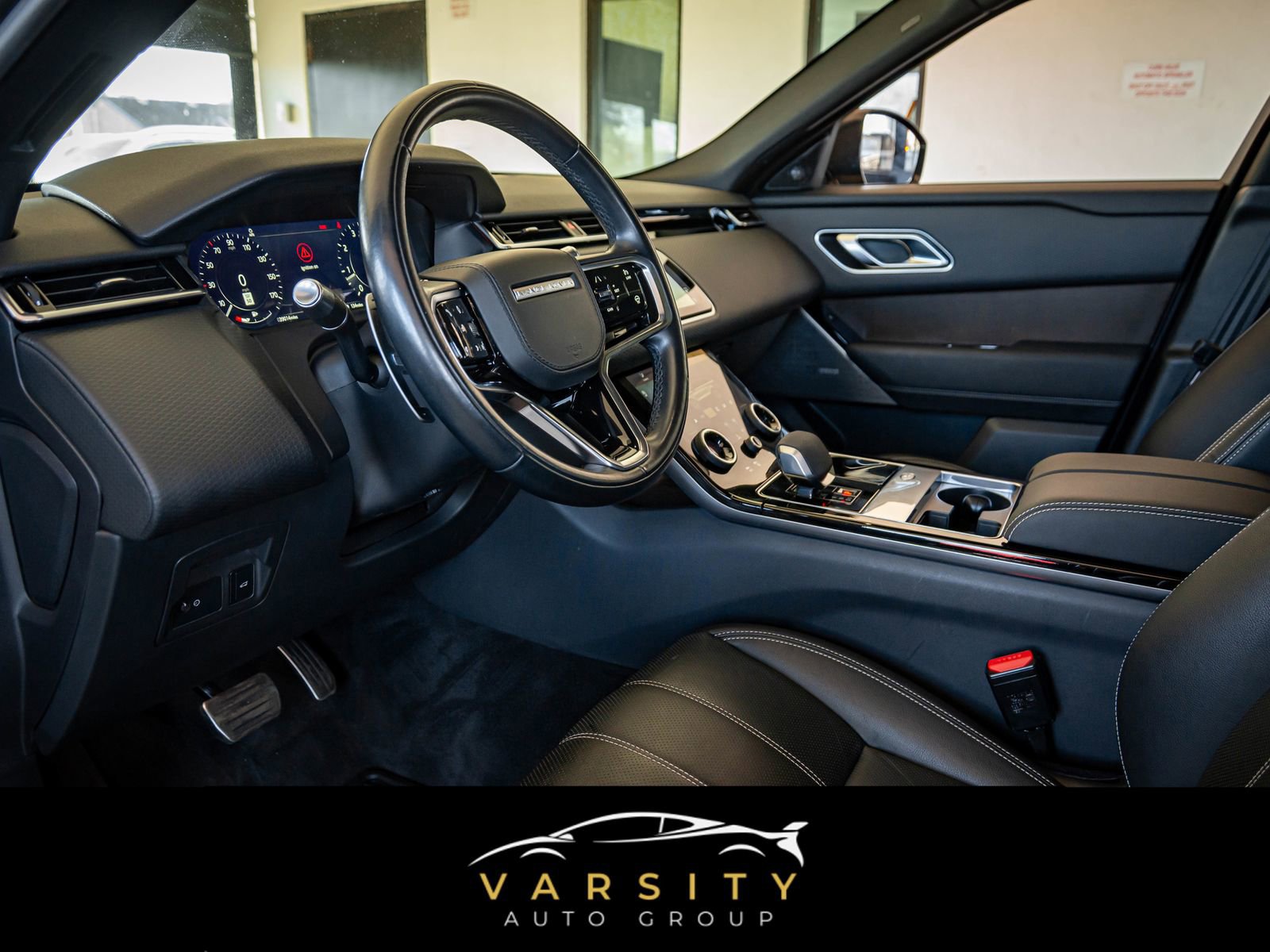 Used 2022 Land Rover Range Rover Velar R-Dynamic S image 11