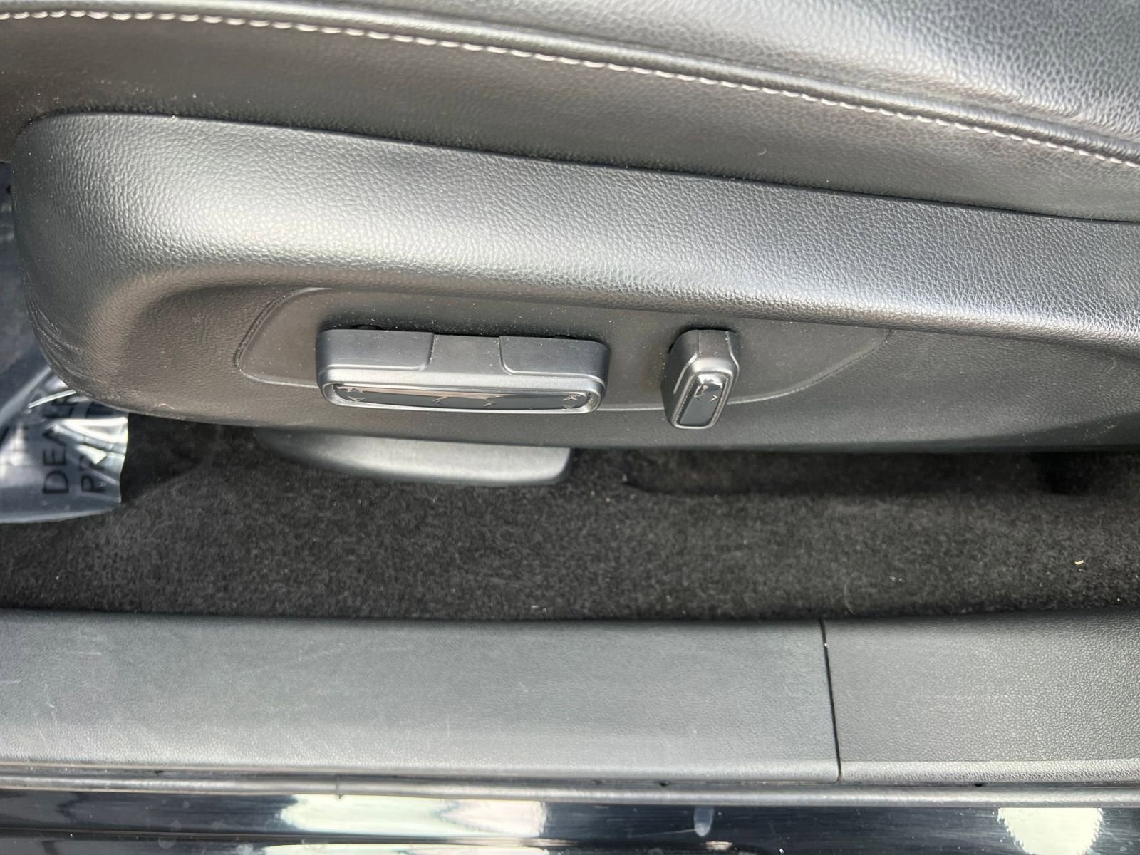 Used 2025 Honda HR-V EX-L image 22