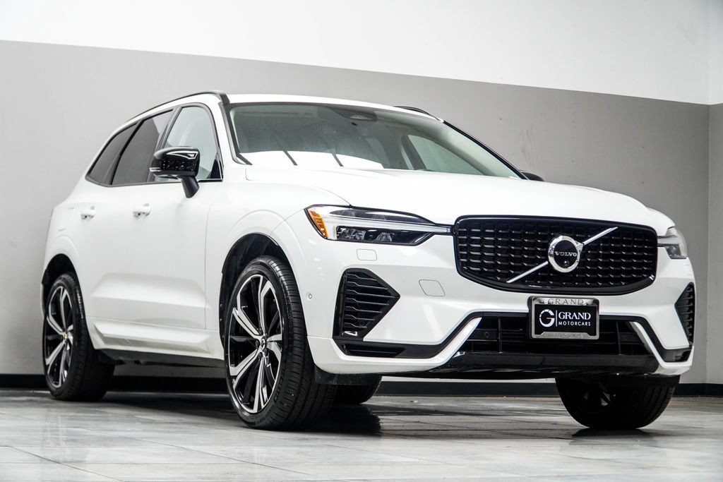 Used 2023 Volvo XC60 T8 Ultimate w/ Climate Package AWD/4WD image 4