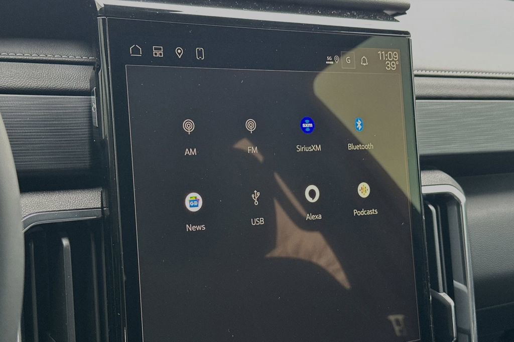 New 2025 GMC Acadia Elevation w/ Black Edition image 17