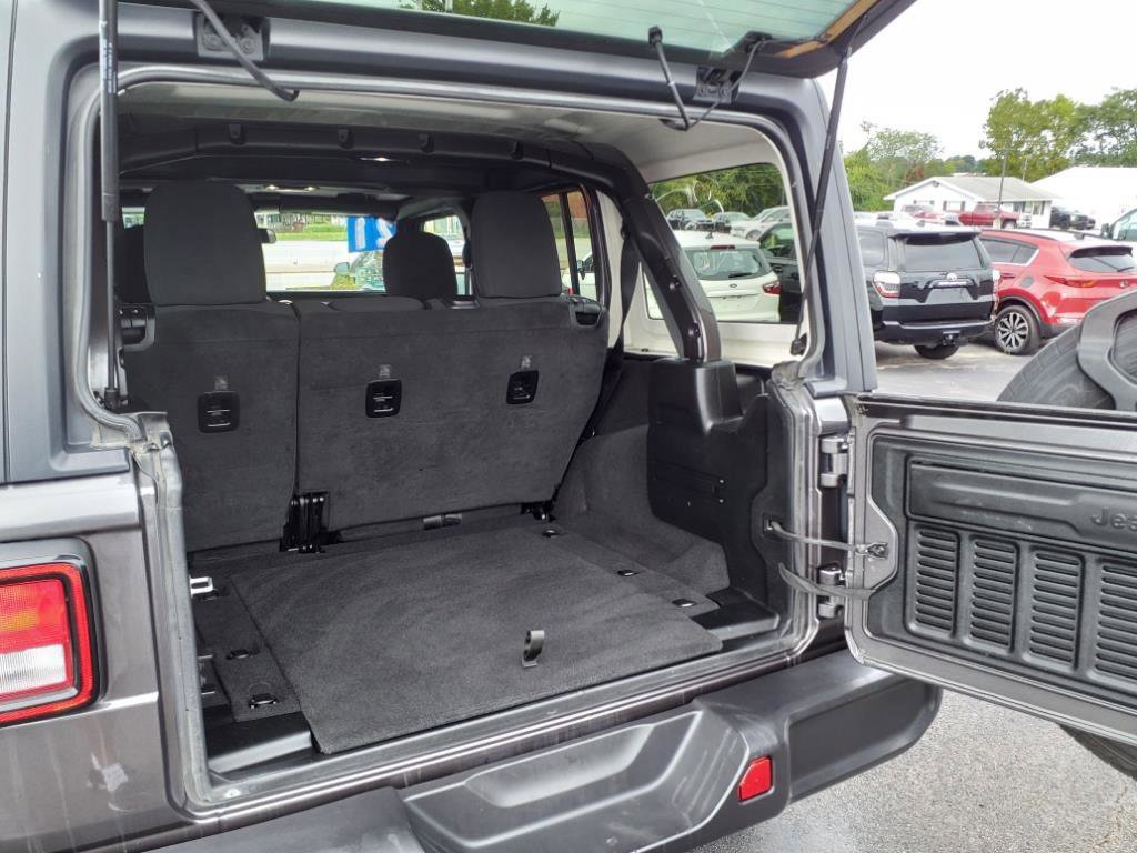 Used 2021 Jeep Wrangler Unlimited Sahara image 12