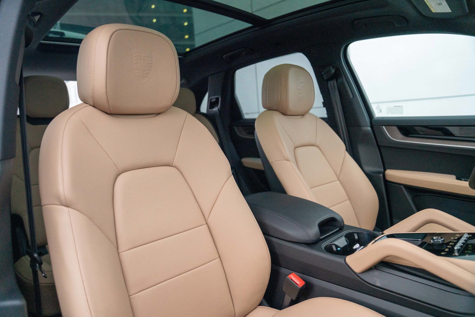 Certified 2026 Porsche Cayenne image 25