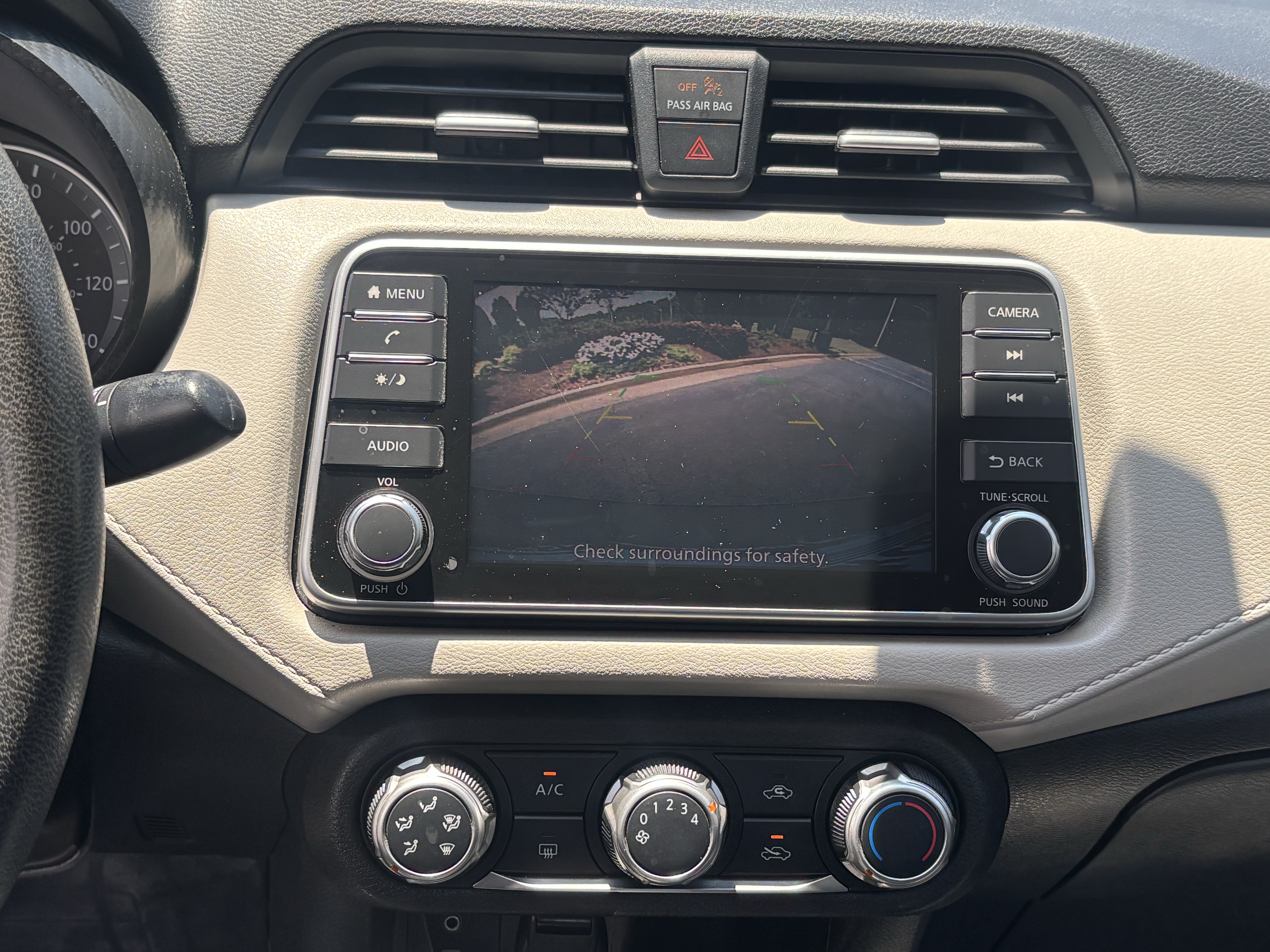 Used 2021 Nissan Versa SV FWD image 27