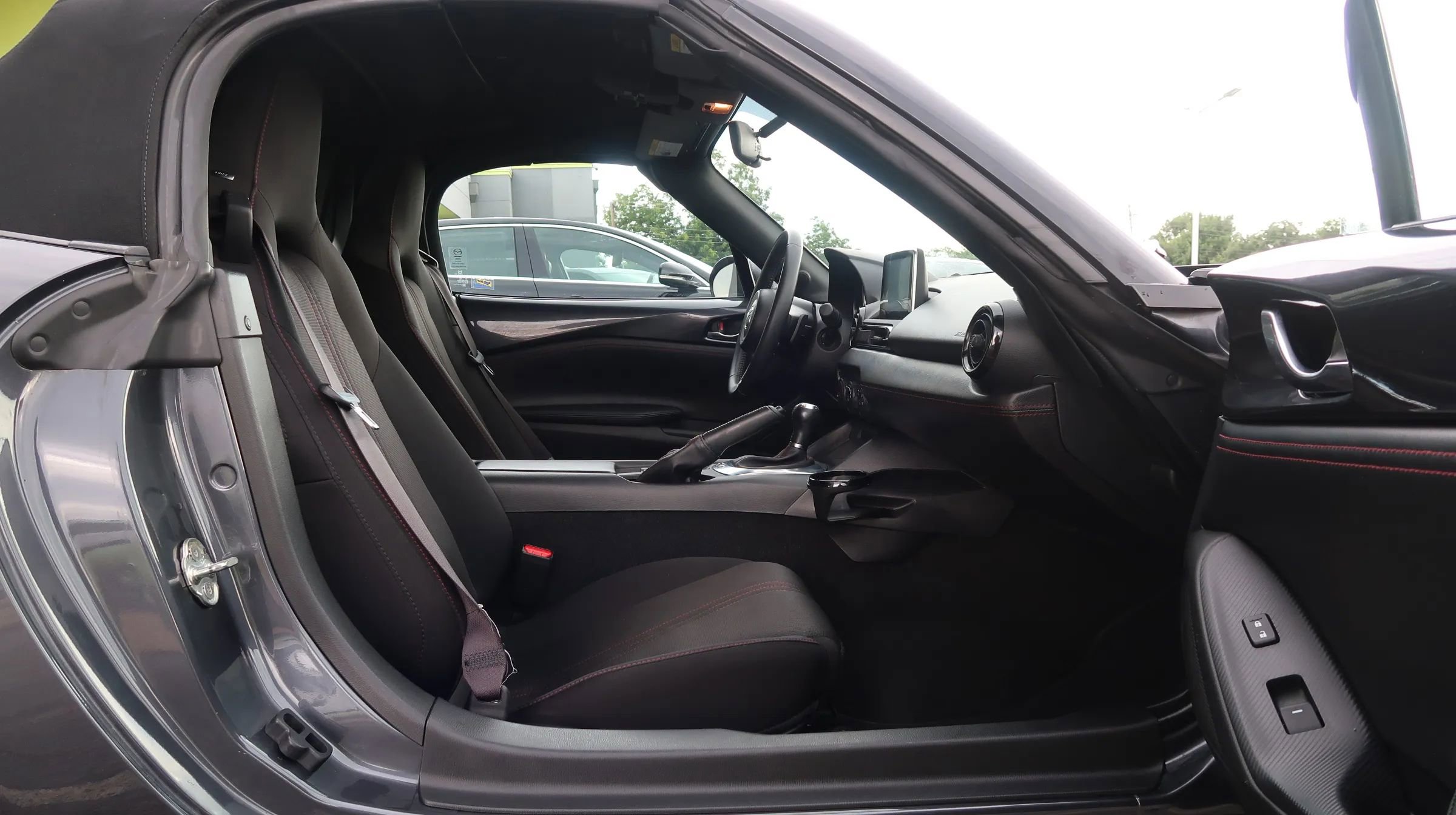 Used 2017 MAZDA MX-5 Miata Club image 19