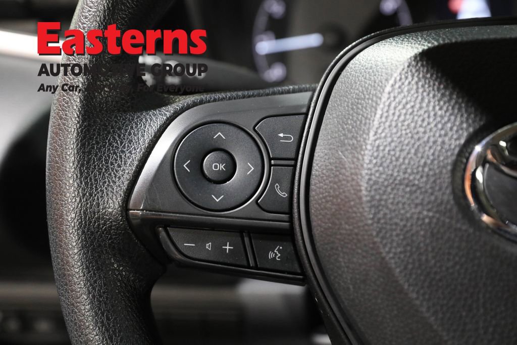 Used 2025 Toyota Corolla LE image 33