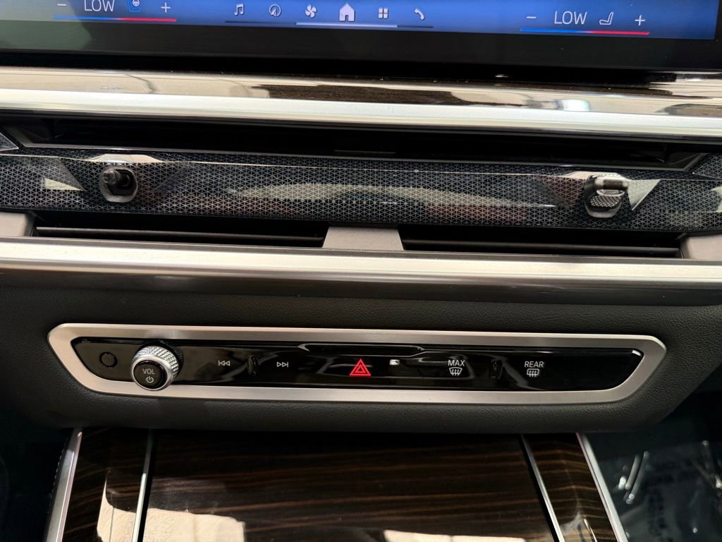 Used 2024 BMW X5 xDrive40i w/ Premium Package image 44