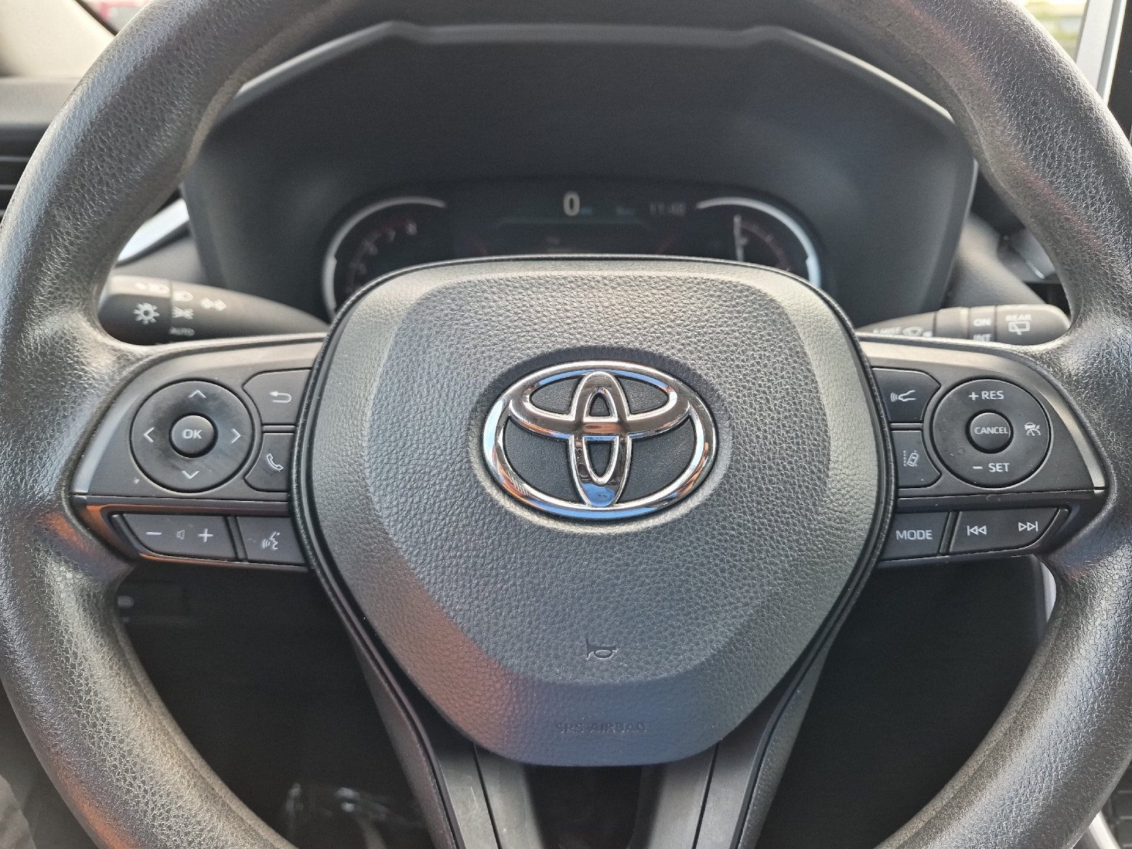Used 2025 Toyota RAV4 XLE FWD image 21