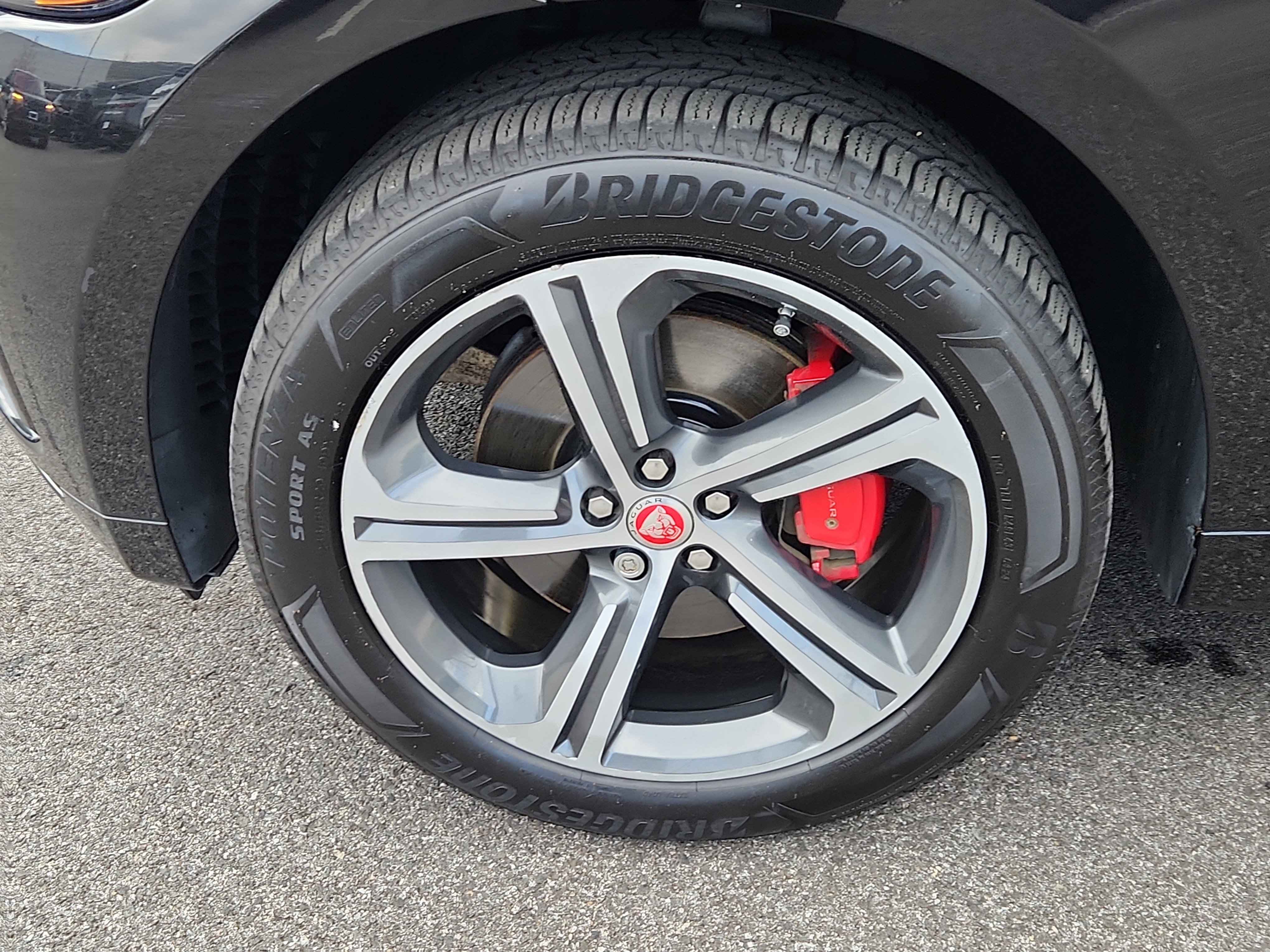 Used 2019 Jaguar F-PACE S image 9